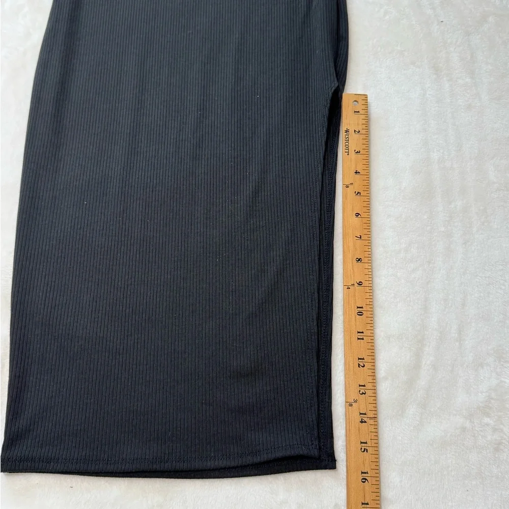 Forever 21 Size Medium Black Cap Sleeve Fitted Dress with High Side Slit  NEW! - Picture 6 of 10